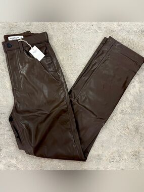 NWT❗️Abercrombie & Fitch 90’s Straight High Rise Brown Faux Leather Pants
